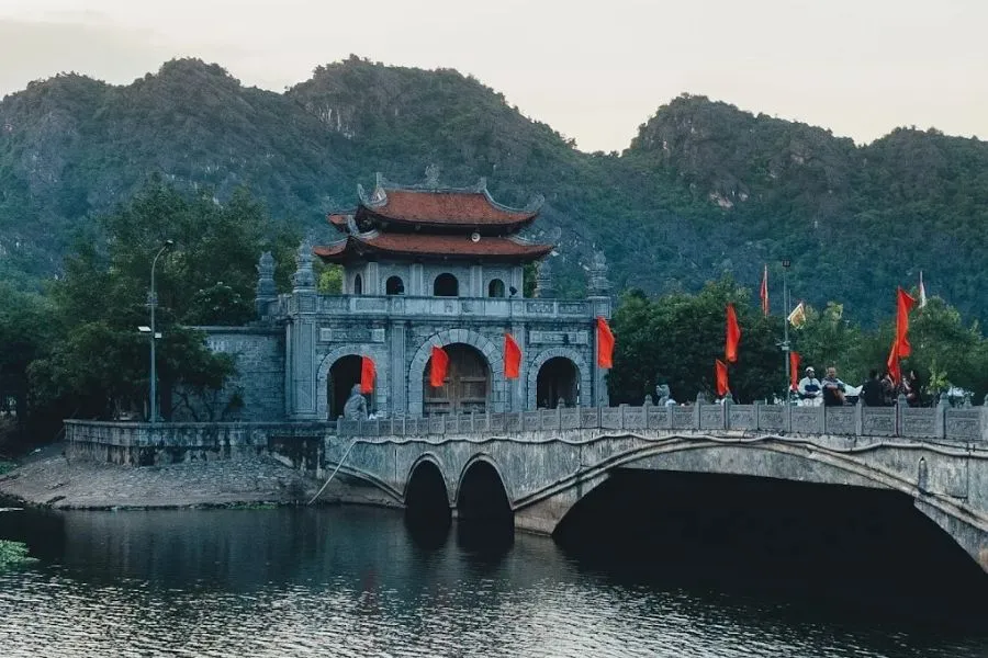 co-do-hoa-lu-ninh-binh-2